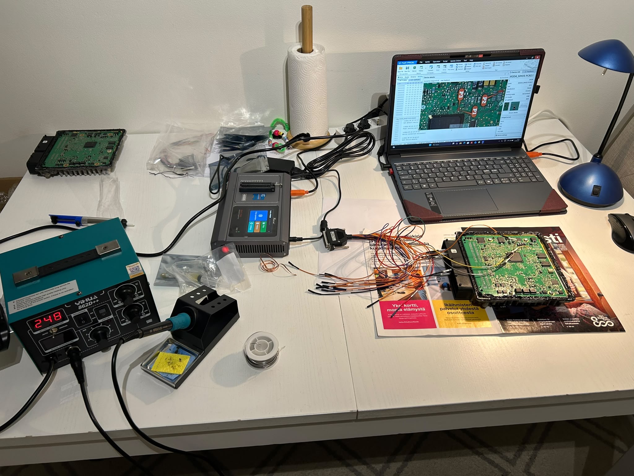 Auton elektroninen ohjainlaite